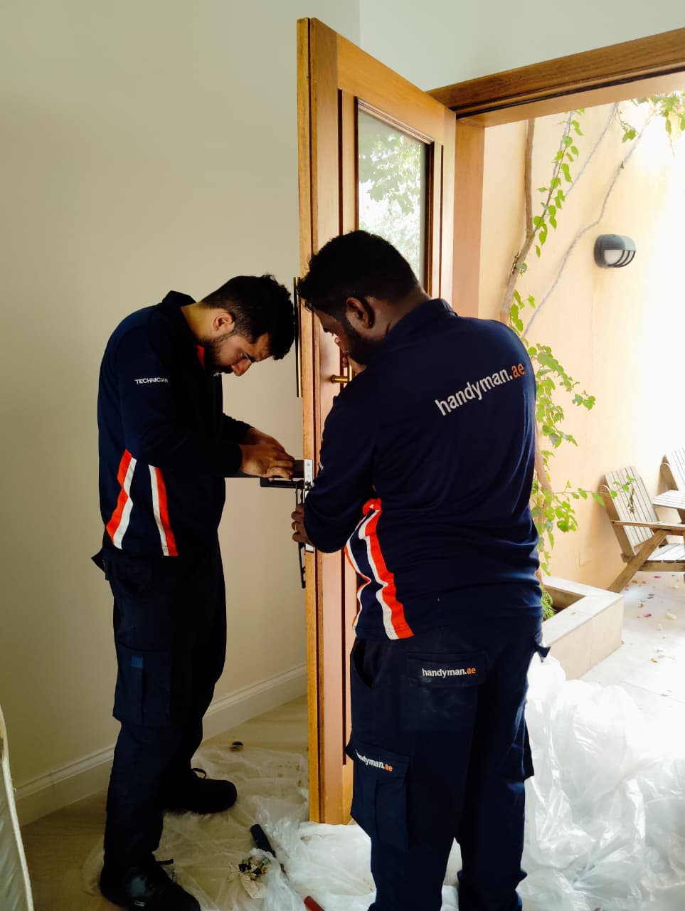TV Mounting in Dubai technician